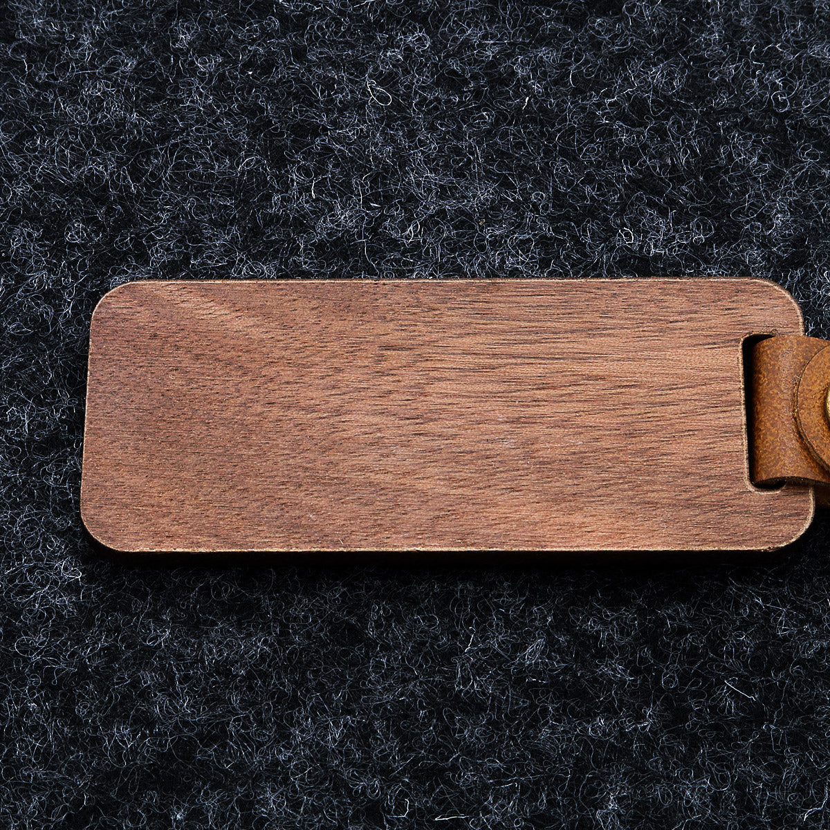 Portachiavi in legno personalizzato con frase e scarabocchio incisi